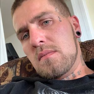 Meet your Posher, Dustin